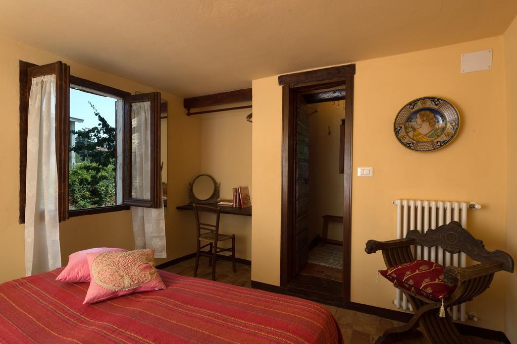 CastellʼArquato B&B Mulino Marsa الغرفة الصورة